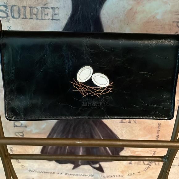 Lavishy Adorable Black Leather Wallet Appliquéd Blue Birds Nest Designs - Picture 3 of 6